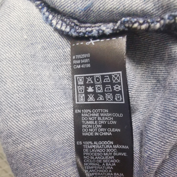 21 Men Forever21 Men's Sleeveless Denim Button Front Shirt Size XS - Picture 6 of 6